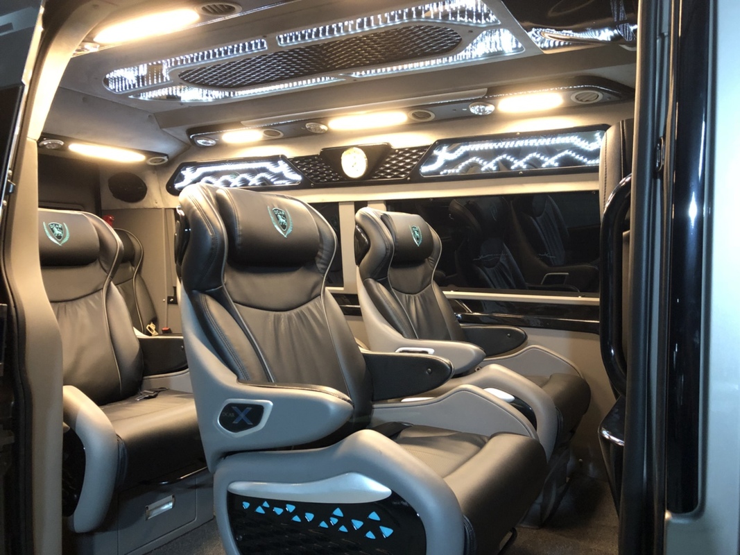 Nội thất xe Limousine của nhà xe Cty TNHH Thương Mại Dịch Vụ Vận Tải KIM CƯƠNG