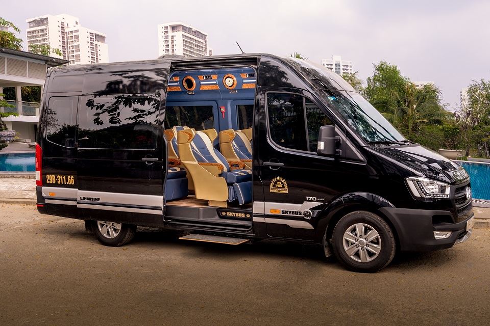 Bảng Giá Thuê Xe 12 Chỗ Limousine TPHCM【Có Tài Xế】1 Ngày 5 Hình ảnh xe 12 Chỗ Limousine tại thuê xe Huy Đat