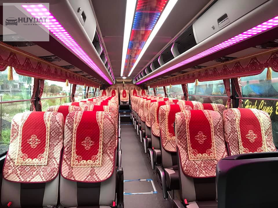 Bảng Giá Thuê Xe 45 Chỗ Tại TPHCM【CÓ TÀI XẾ】1 Ngày 3 Nội thất xe 45 chỗ tại Thuê xe Huy Đat
