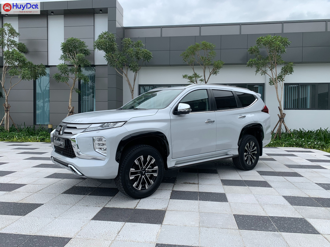 Thuê xe du lịch tại TPHCM của Cty TNHH Thương Mại Dịch Vụ Vận Tải KIM CƯƠNG