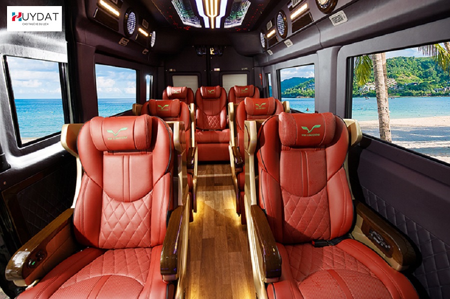 Bảng Giá Thuê Xe 12 Chỗ Limousine TPHCM【Có Tài Xế】1 Ngày 3 Khoang nội thất xe Limousine