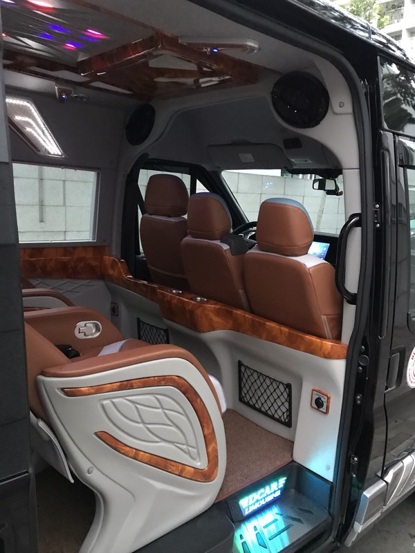 Nội Thất Xe 10 Chỗ Limousine tại Cty TNHH Thương Mại Dịch Vụ Vận Tải KIM CƯƠNG