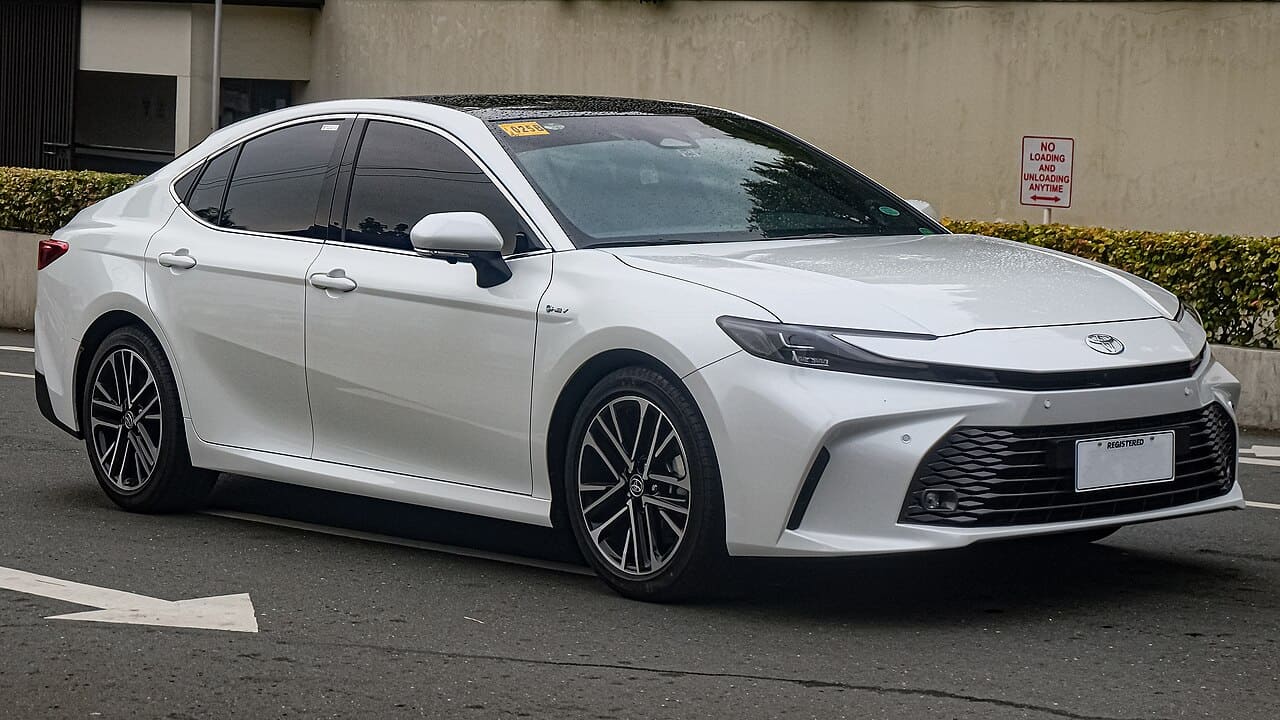 Cho thuê xe Toyota Camry 5 chỗ 1 Toyota Camry